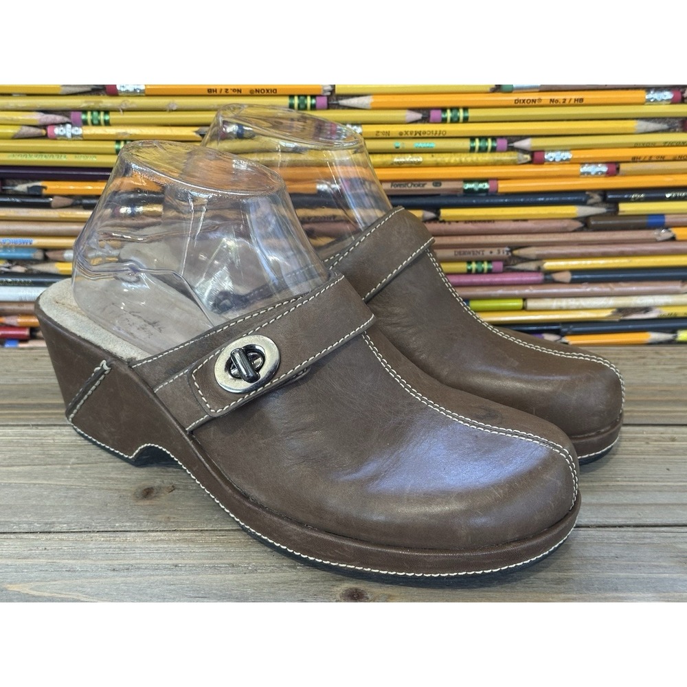 Clarks Mules Clogs Slip-On Shoes Wedge Leather Sz 9 Brown Comfort Kiss Lock